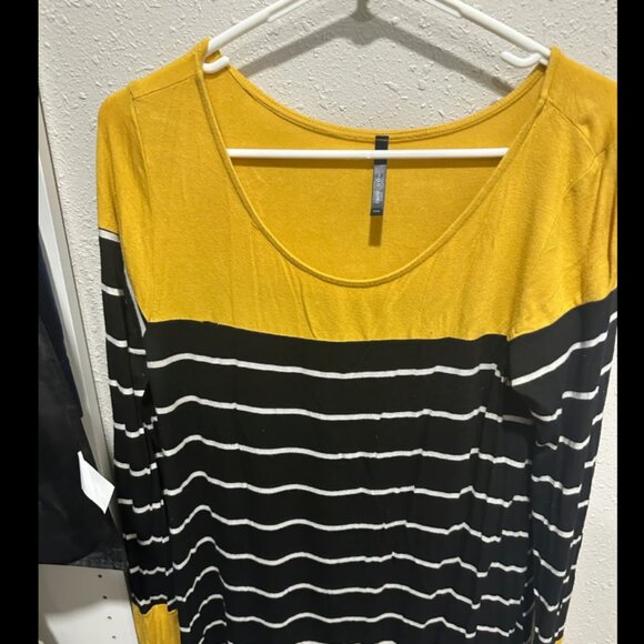 Womans long sleeve - Picture 2 of 2